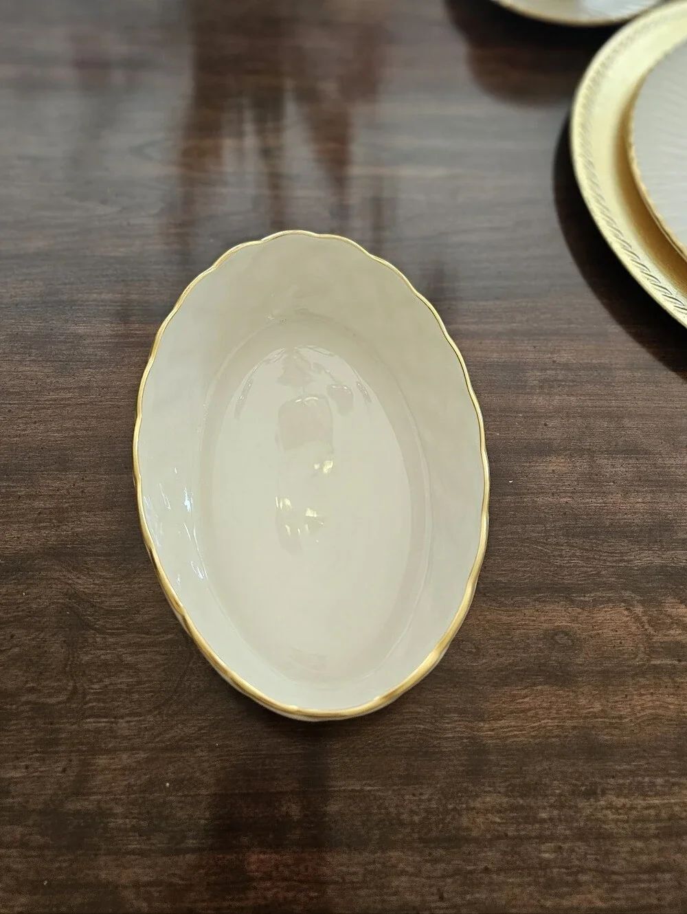 Lenox Ivory Lattice collection Oval Scolloped  Basket Weave Serving Dish